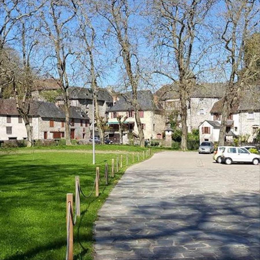 Auberge Henri IV Segur-le-Chateau Esterno foto